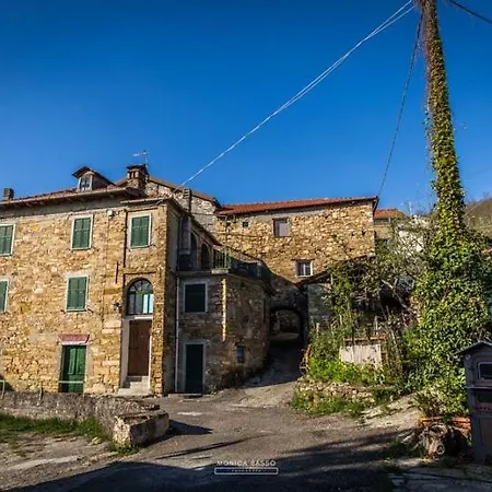Casa Di Nonna Pina A Vigo Bed & Breakfast