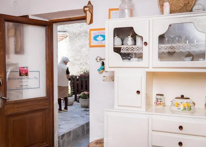 Casa Di Nonna Pina A Vigo Oda ve Kahvaltı Albera Ligure